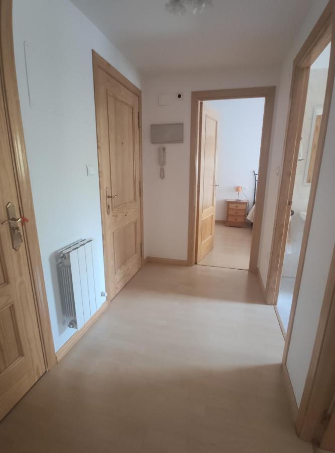 Apartamento Isabella Apartment Jaca Exterior photo
